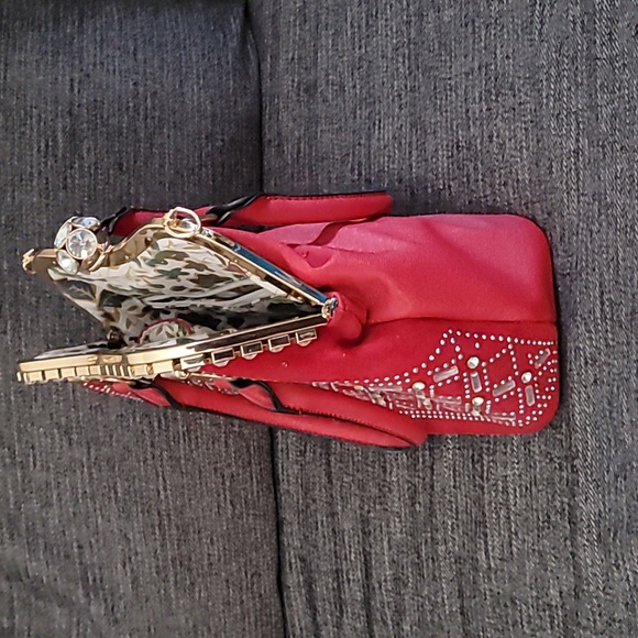 A Designer Red Rhinestone Bag - Picture 3 of 4